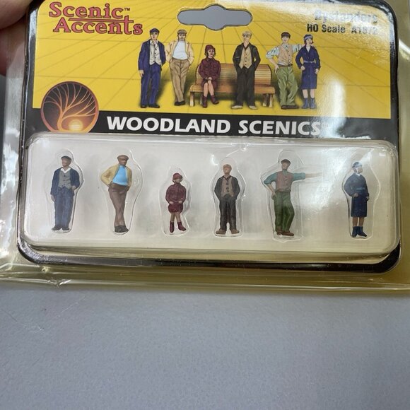 Woodland Scenics Scenic Accents Bystanders Figures HO Scale A1872 - Picture 2 of 3